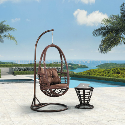 Silla colgante con cojín (hierro+ratán PE)